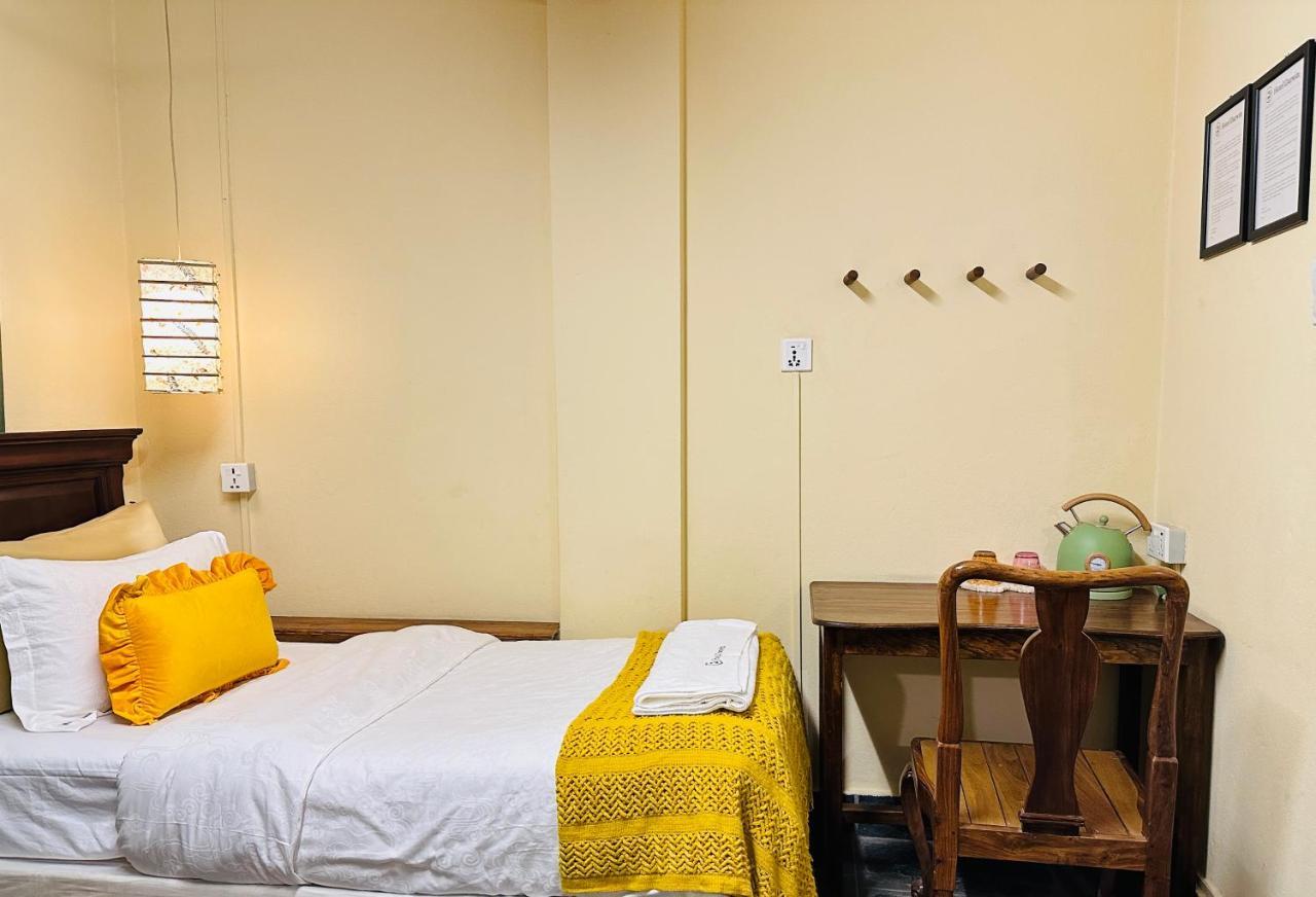 Hotel Darwin Катманду Экстерьер фото