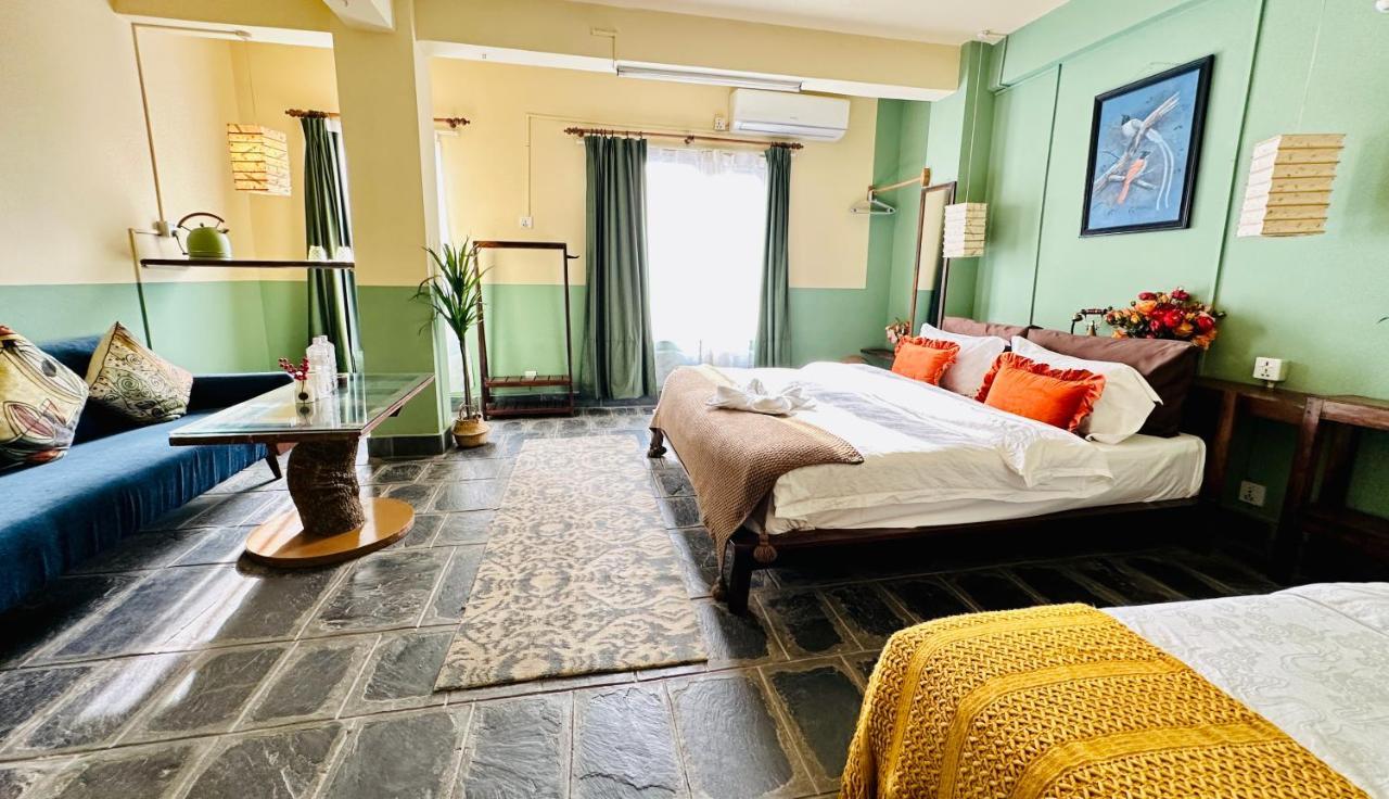 Hotel Darwin Катманду Экстерьер фото